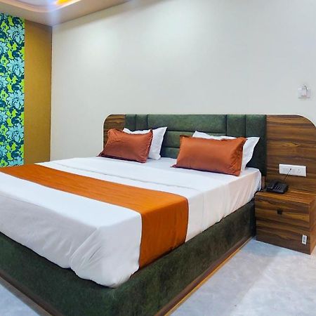 Hotel Nova Blue Ahmedabad Ngoại thất bức ảnh