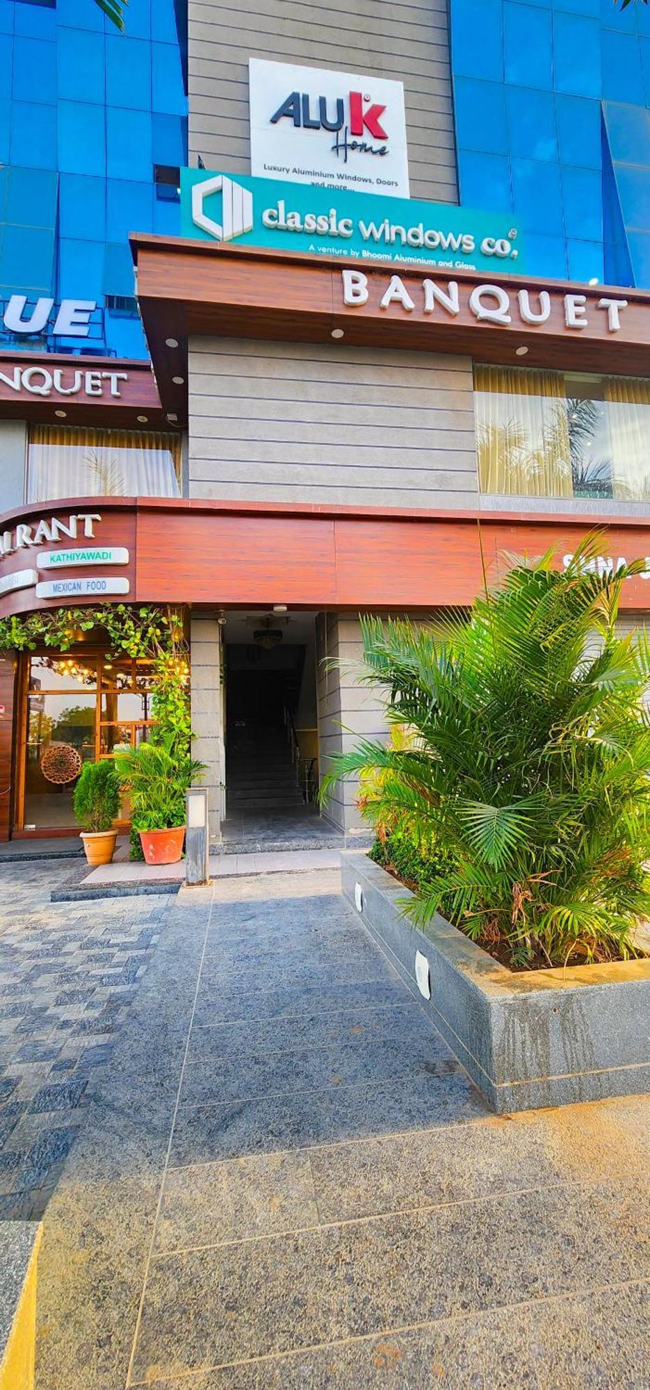 Hotel Nova Blue Ahmedabad Ngoại thất bức ảnh