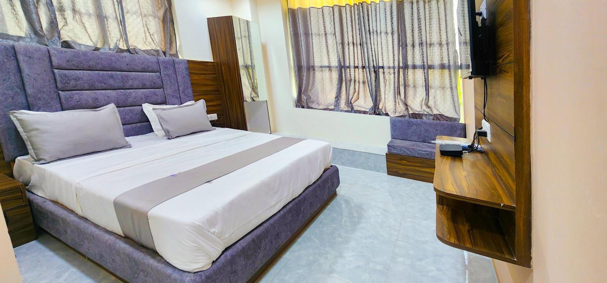 Hotel Nova Blue Ahmedabad Ngoại thất bức ảnh