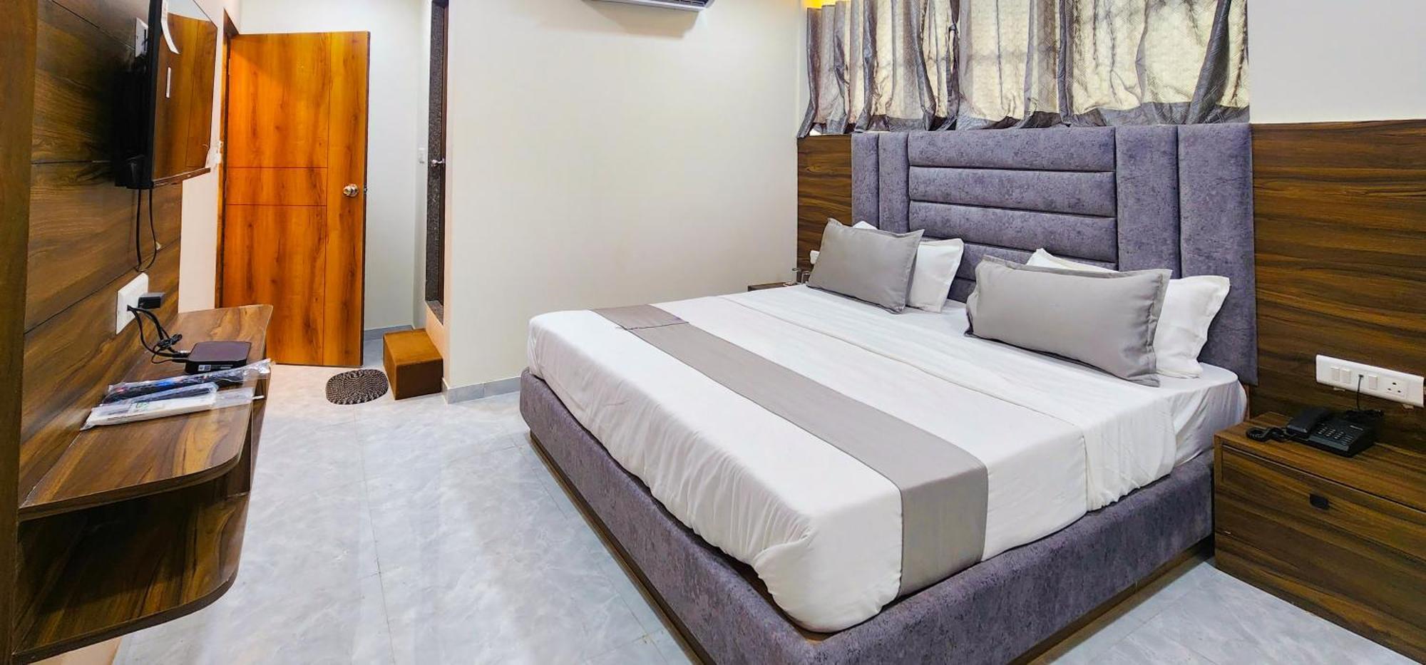Hotel Nova Blue Ahmedabad Ngoại thất bức ảnh