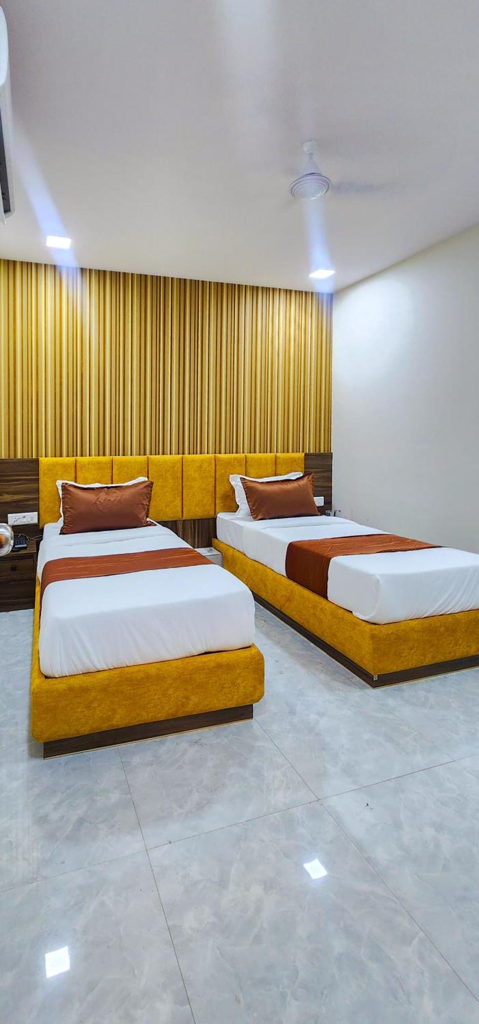 Hotel Nova Blue Ahmedabad Ngoại thất bức ảnh