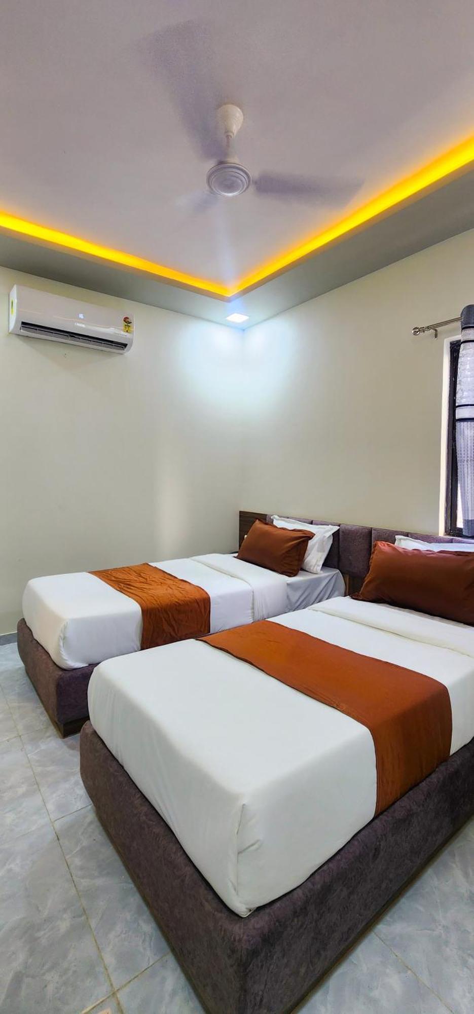 Hotel Nova Blue Ahmedabad Ngoại thất bức ảnh
