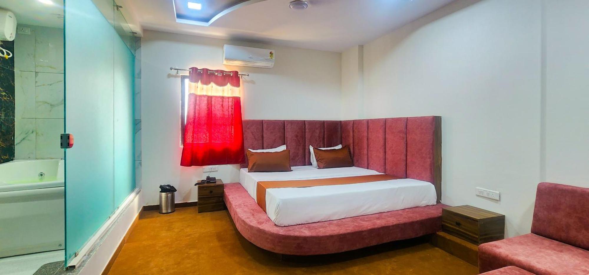 Hotel Nova Blue Ahmedabad Ngoại thất bức ảnh