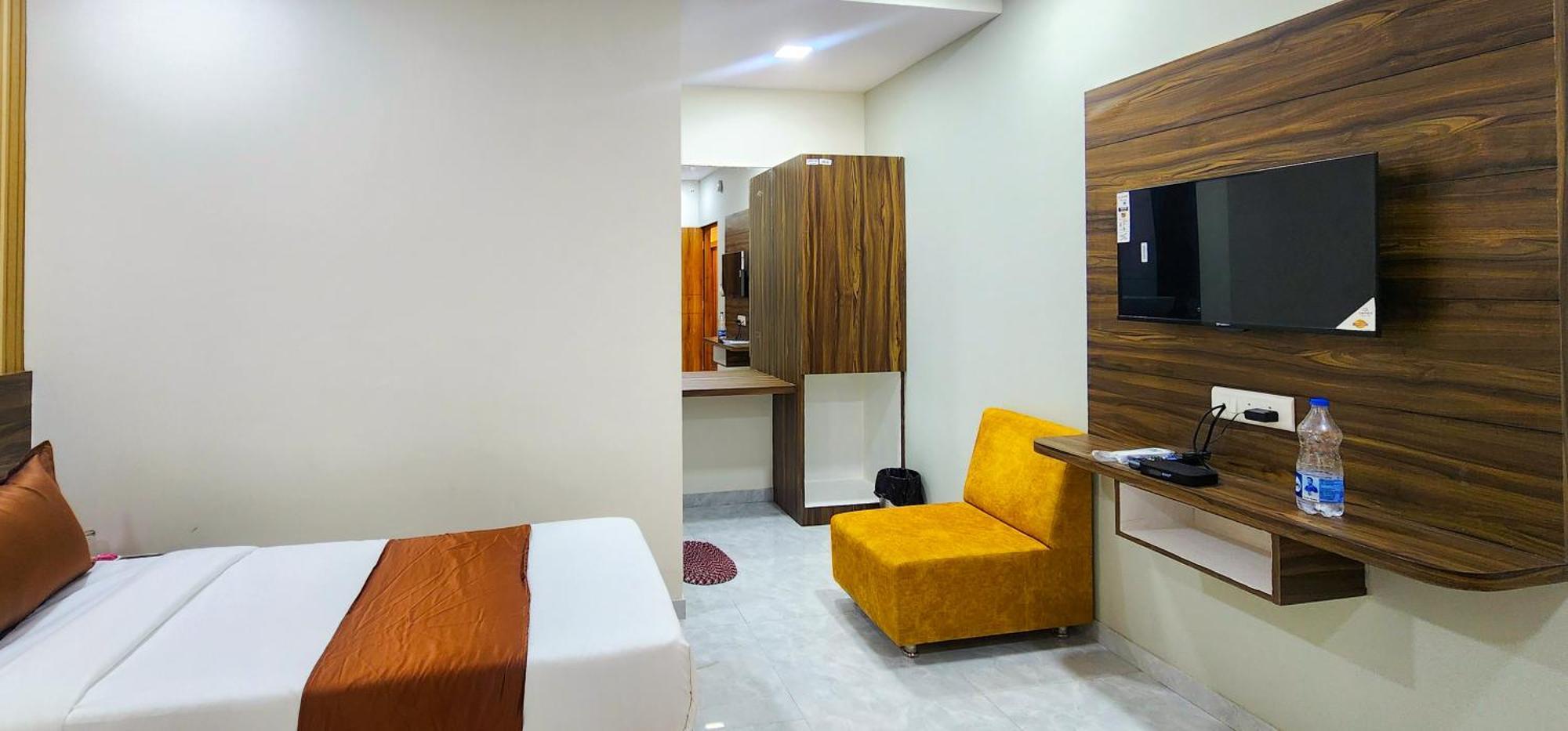 Hotel Nova Blue Ahmedabad Ngoại thất bức ảnh