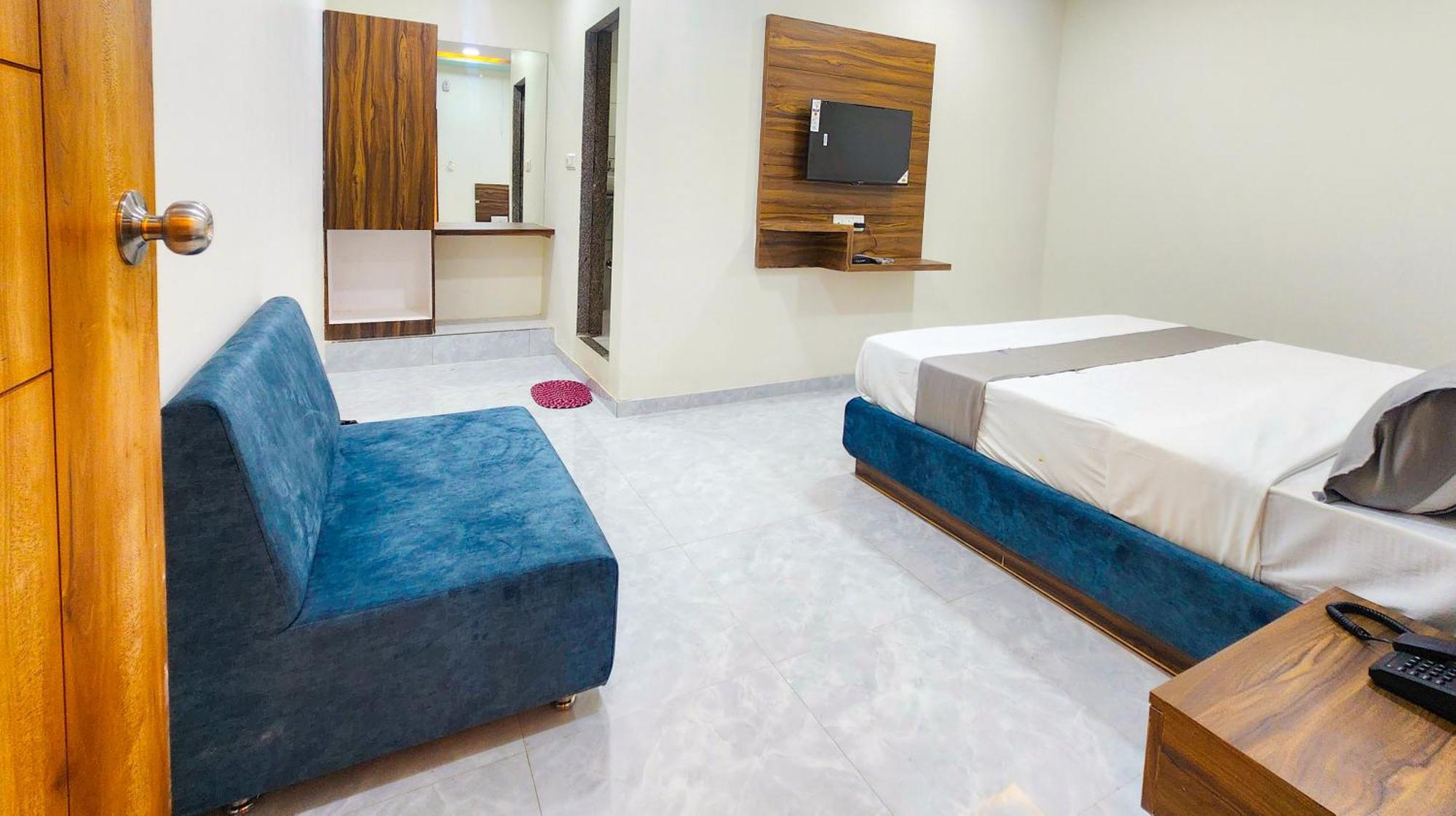 Hotel Nova Blue Ahmedabad Ngoại thất bức ảnh