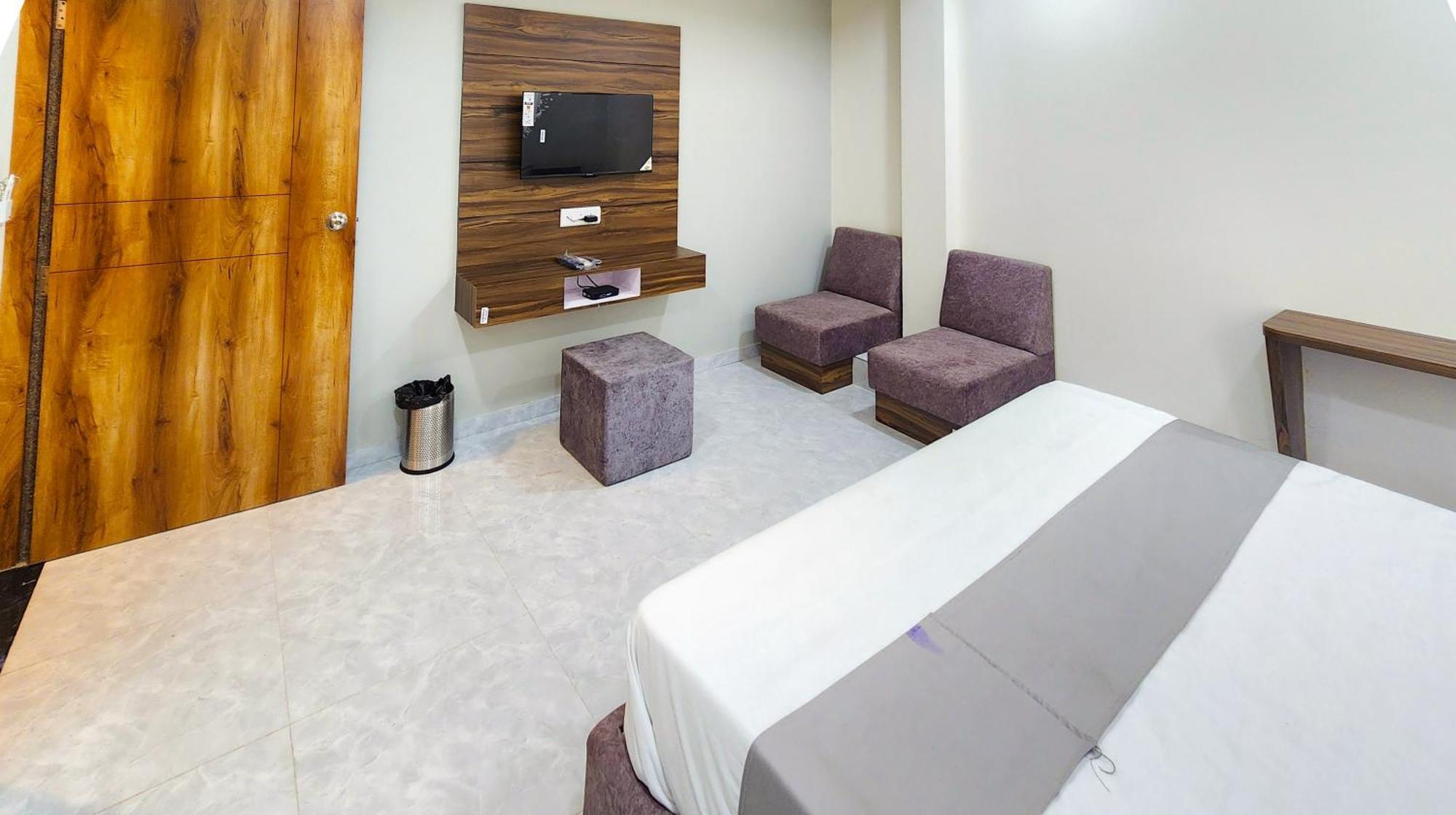 Hotel Nova Blue Ahmedabad Ngoại thất bức ảnh