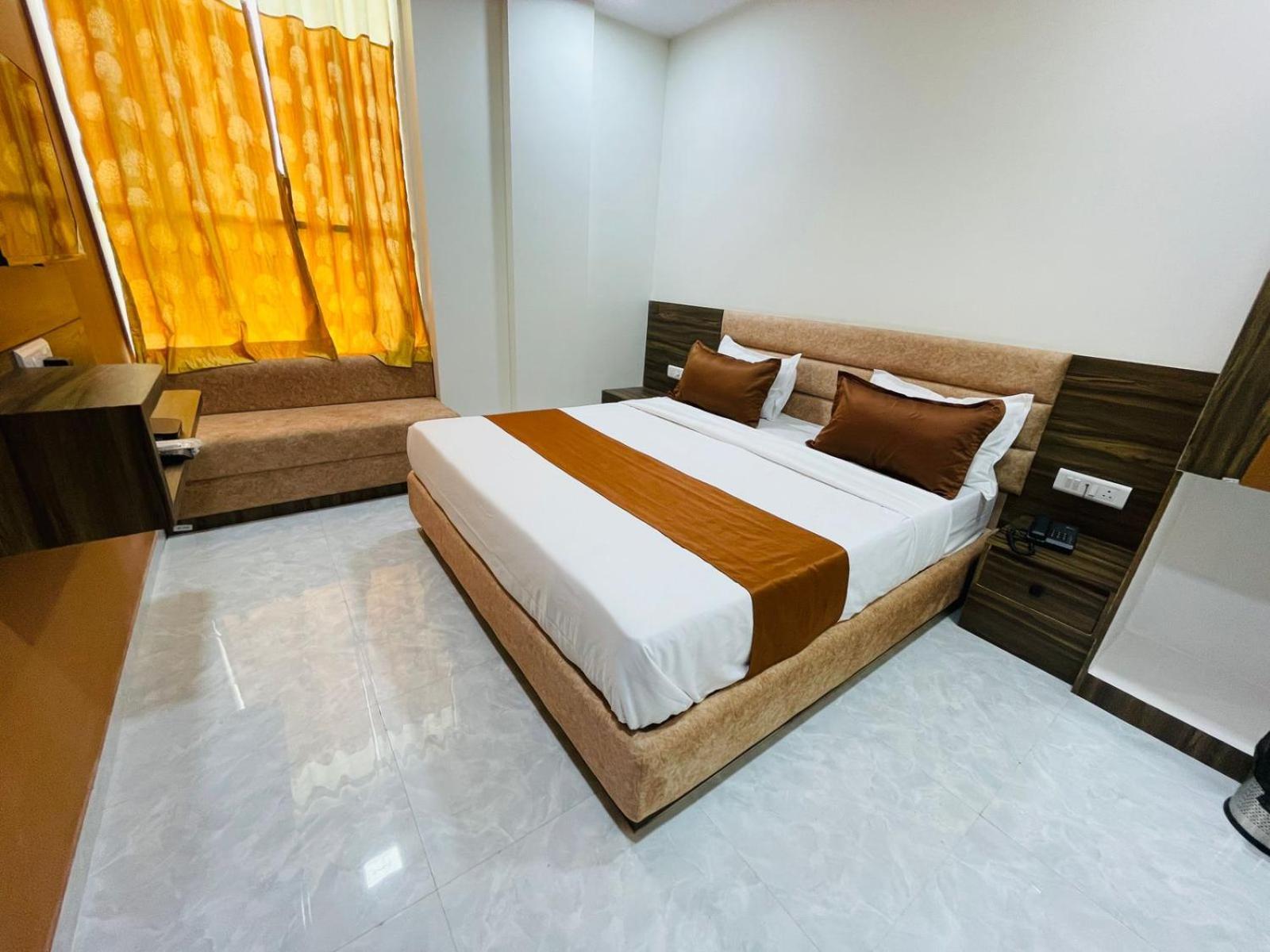 Hotel Nova Blue Ahmedabad Ngoại thất bức ảnh