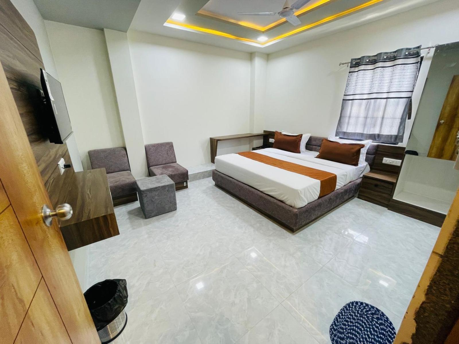 Hotel Nova Blue Ahmedabad Ngoại thất bức ảnh